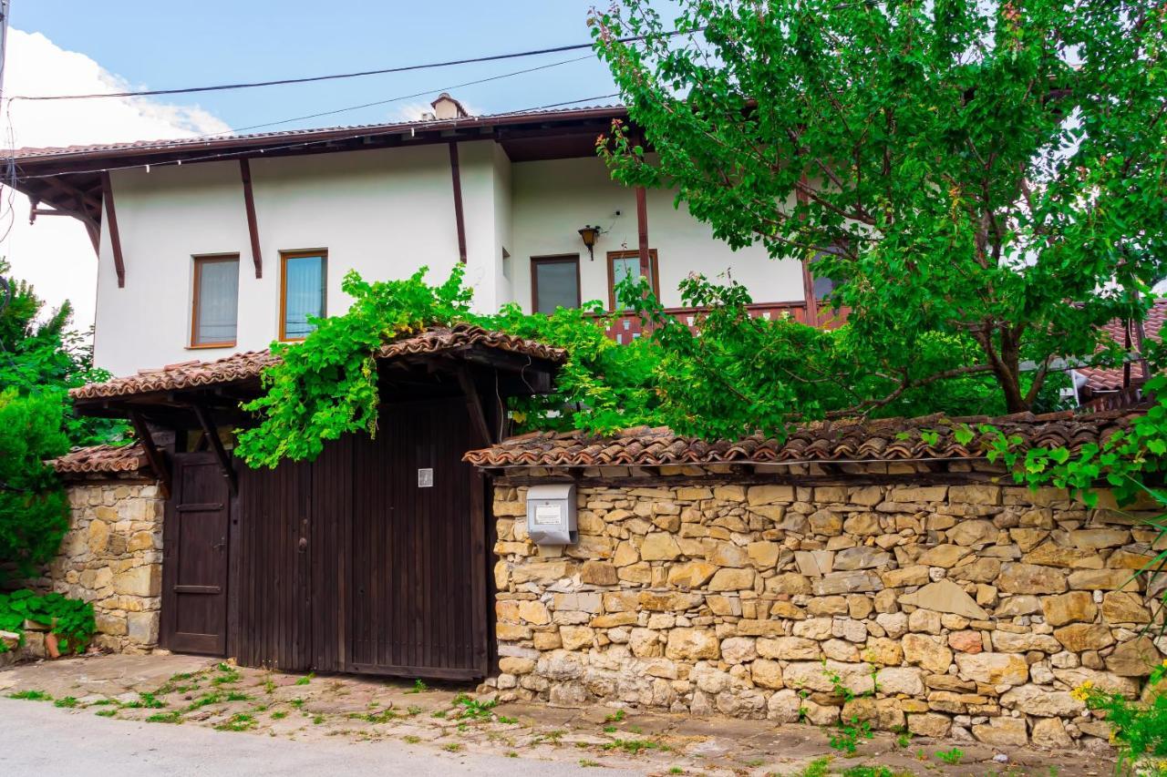 Guest House Geranium Arbanasi Buitenkant foto